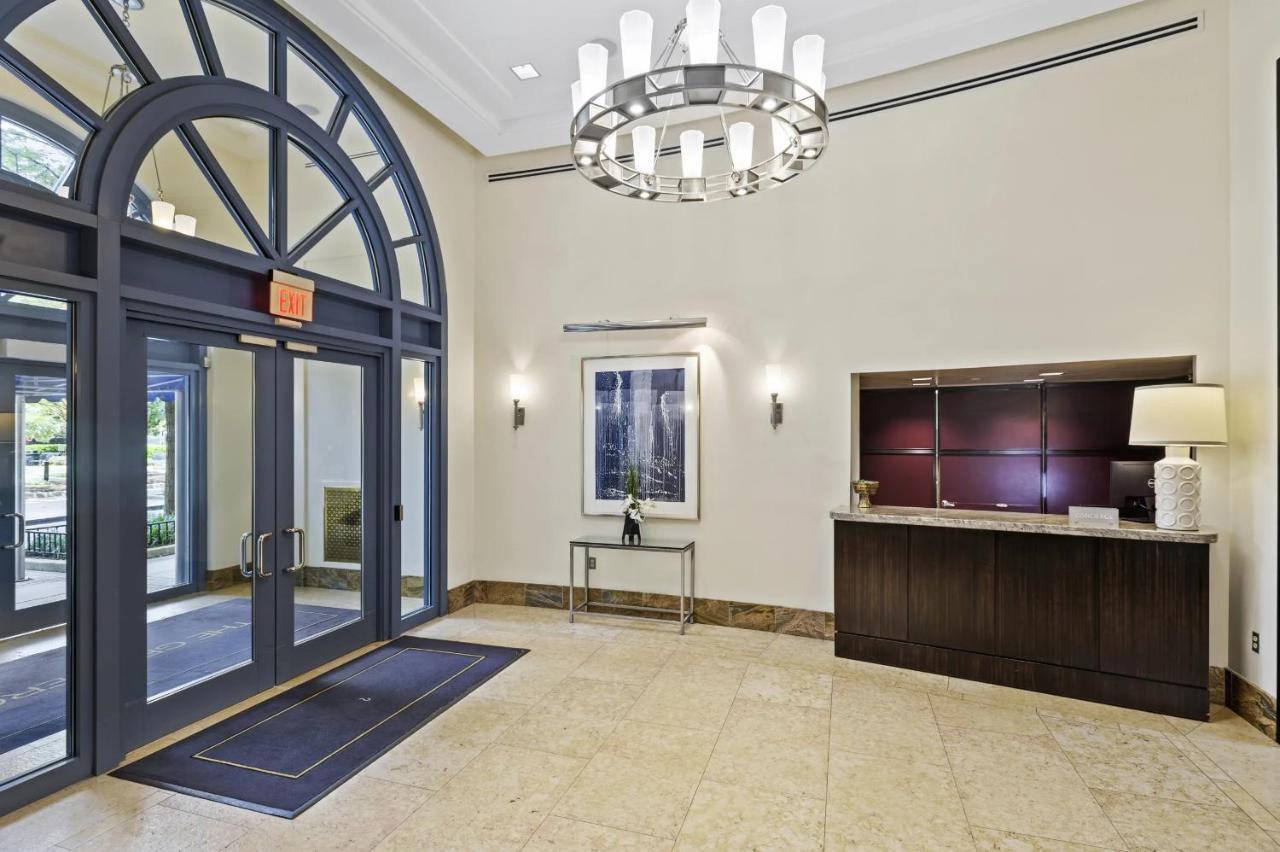 Splendid 2 Bedroom Condo At Pentagon City Арлингтън Екстериор снимка