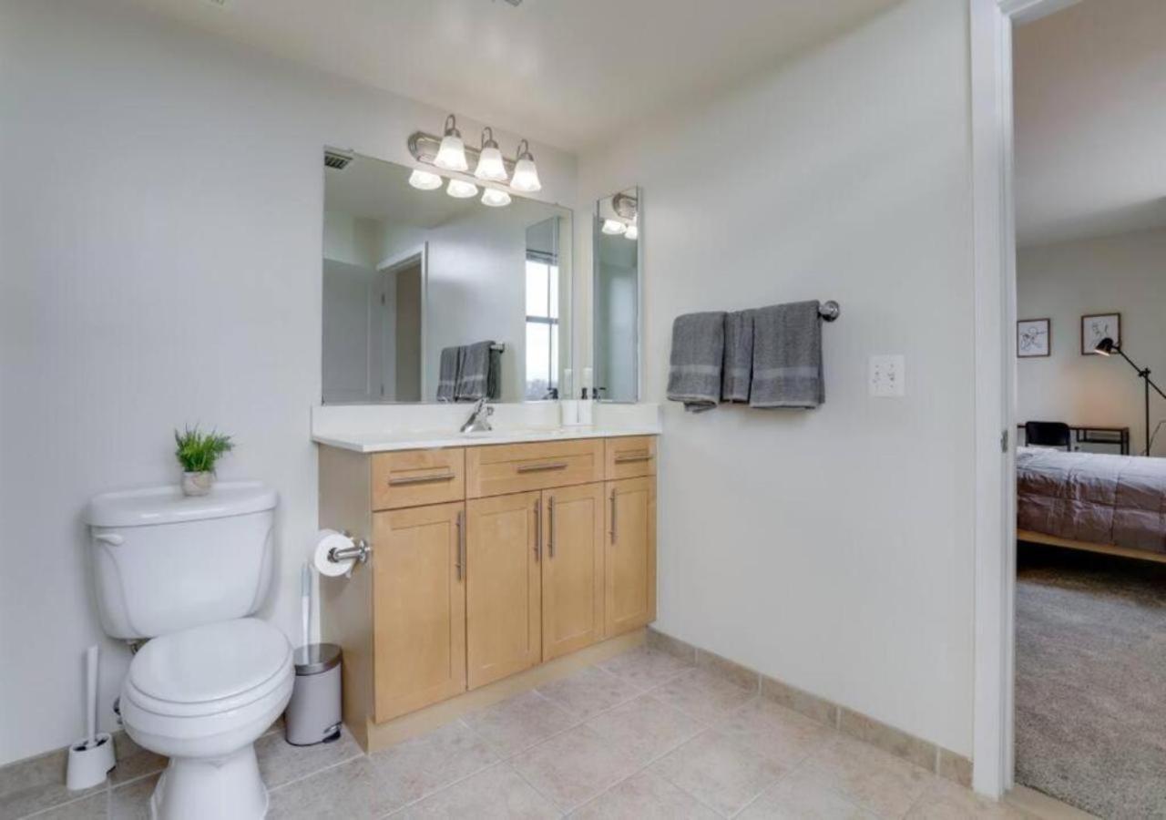 Splendid 2 Bedroom Condo At Pentagon City Арлингтън Екстериор снимка